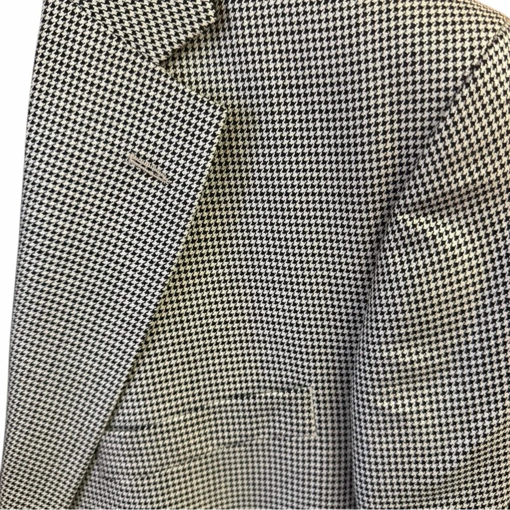 T.Harris London men’s 44R Blazer 52% silk/48% wool black houndstooth 2-button